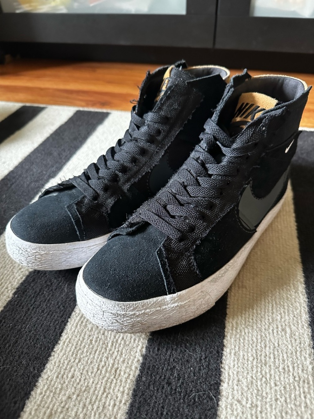 Nike Blazer Mid Men’s Black Sneakers with White Outsole and Patent Swoosh